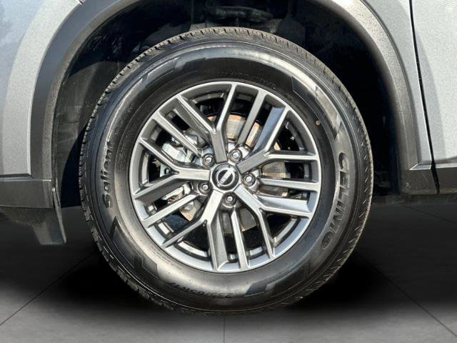 Used 2024 Nissan Rogue S image 24