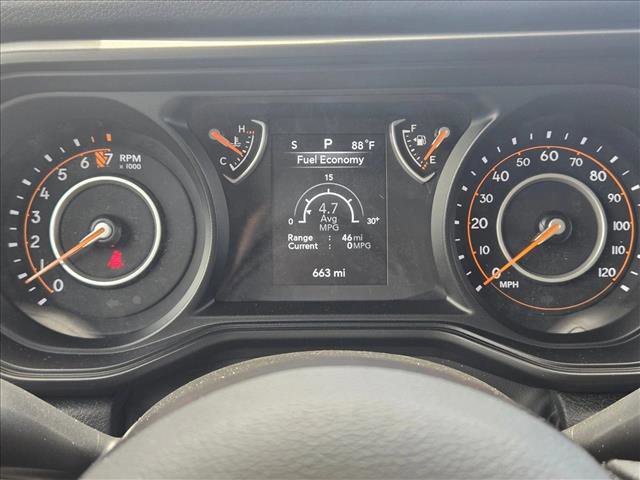 Used 2025 Jeep Gladiator Sport AWD/4WD image 12