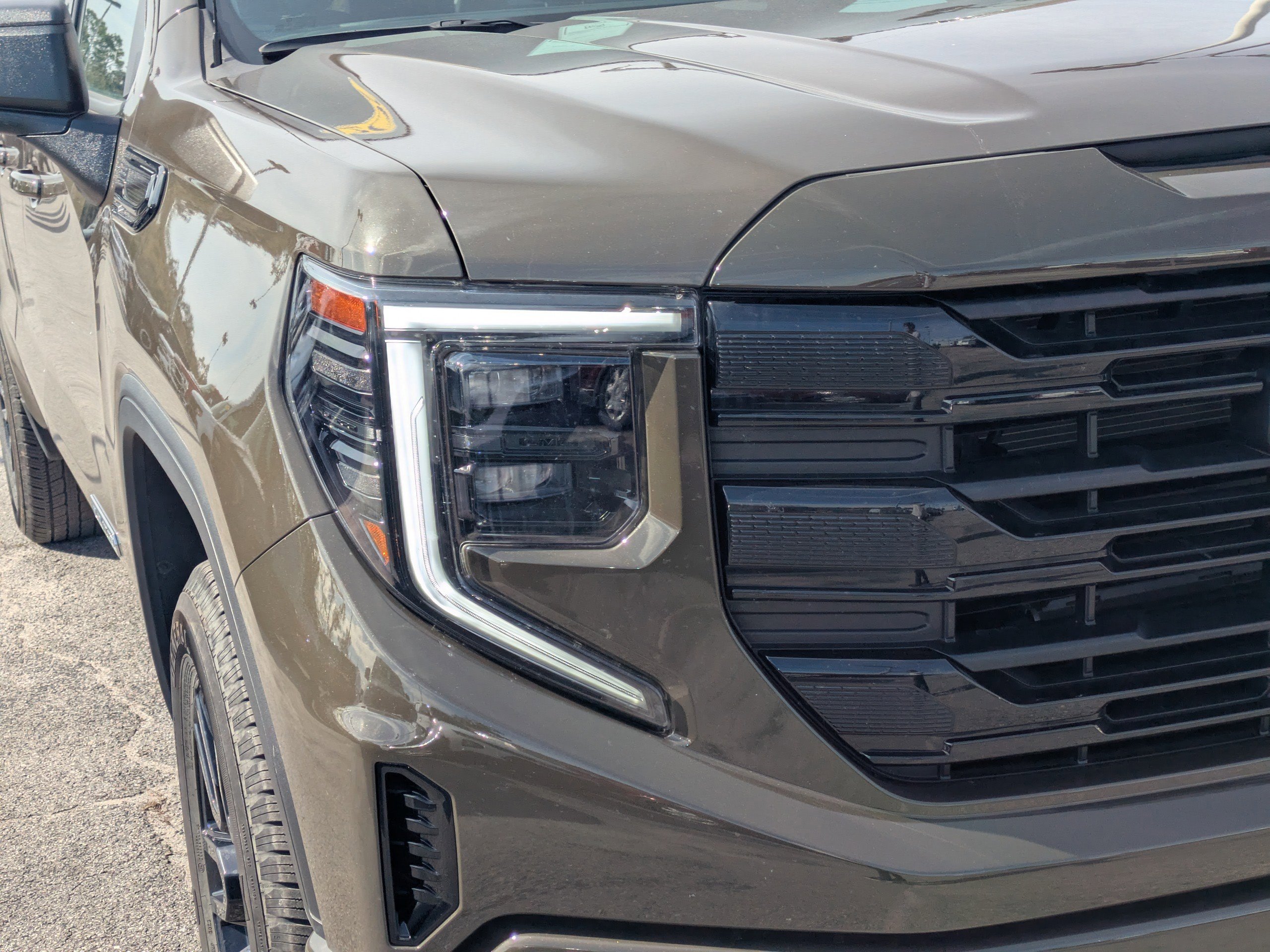 Used 2024 GMC Sierra 1500 Elevation image 13