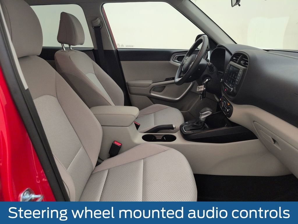 Used 2025 Kia Soul LX w/ LX Technology Package FWD image 15