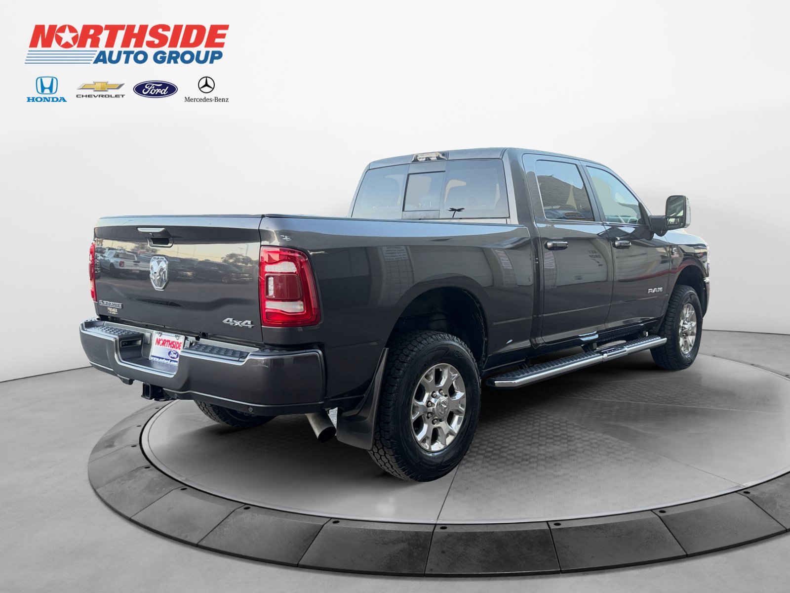 Used 2023 RAM 2500 Laramie AWD/4WD image 7
