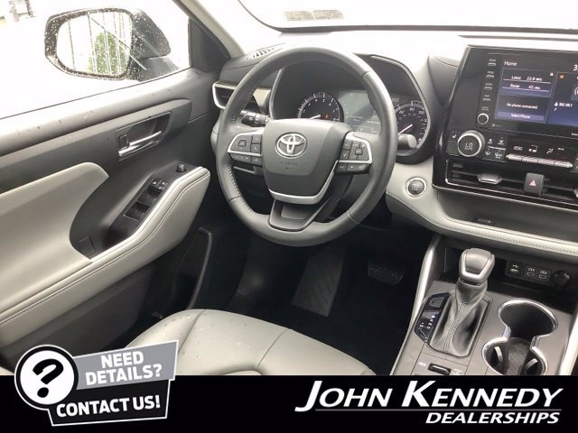 Used 2022 Toyota Highlander XLE AWD/4WD image 17