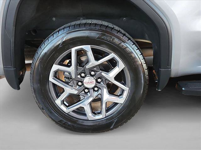 Used 2024 GMC Sierra 1500 SLT AWD/4WD image 18