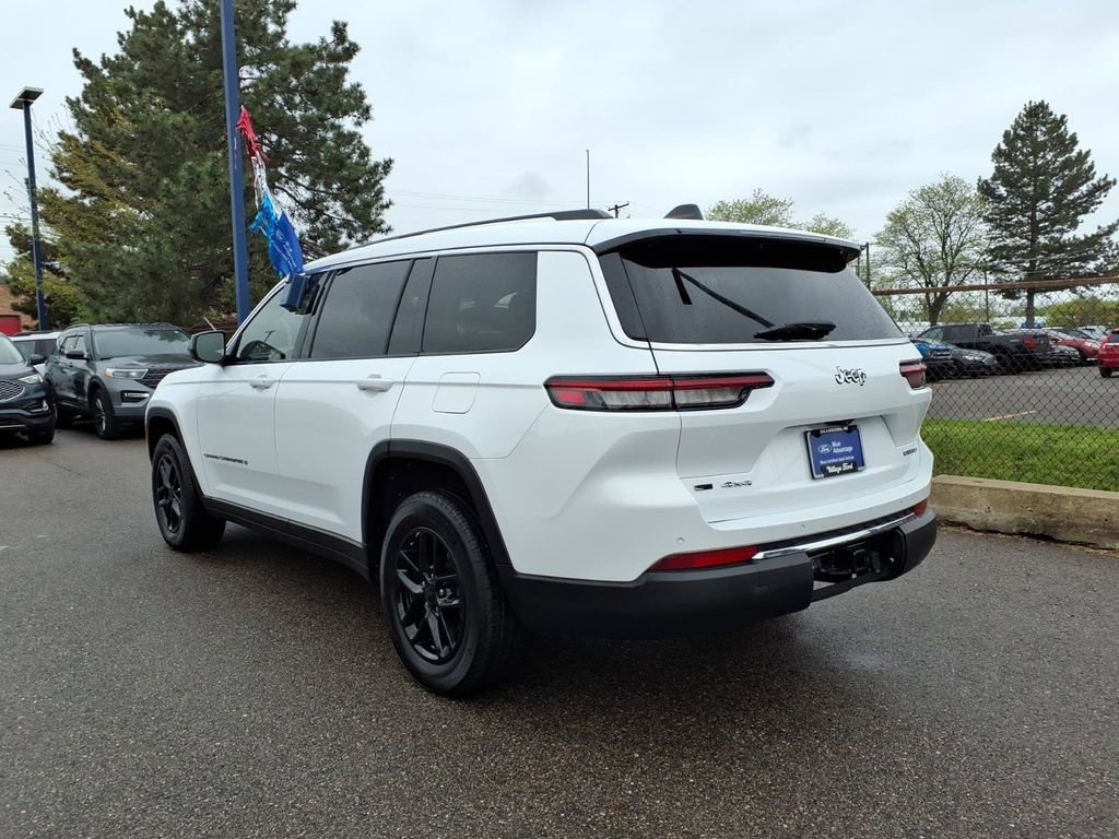 Used 2023 Jeep Grand Cherokee L Laredo w/ Luxury Tech Group I AWD/4WD image 9
