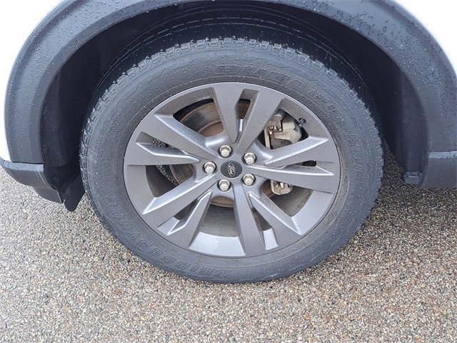 Certified 2022 Ford Explorer XLT w/ Equipment Group 202A image 9