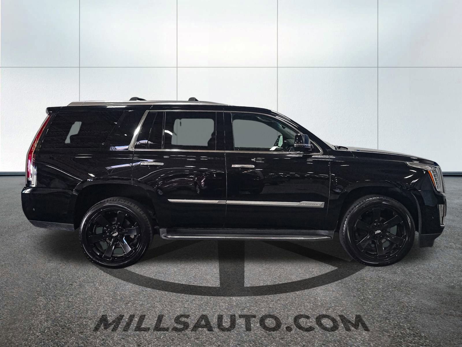Used 2020 Cadillac Escalade 4WD image 3