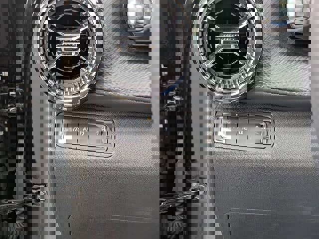 Used 2025 Chevrolet Equinox LT image 16