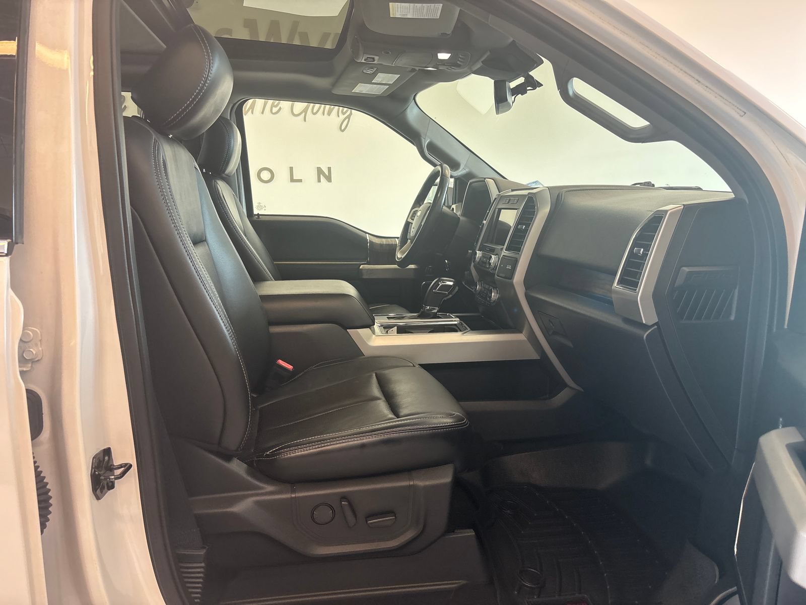 Certified 2019 Ford F150 Lariat w/ Equipment Group 502A Luxury AWD/4WD image 6