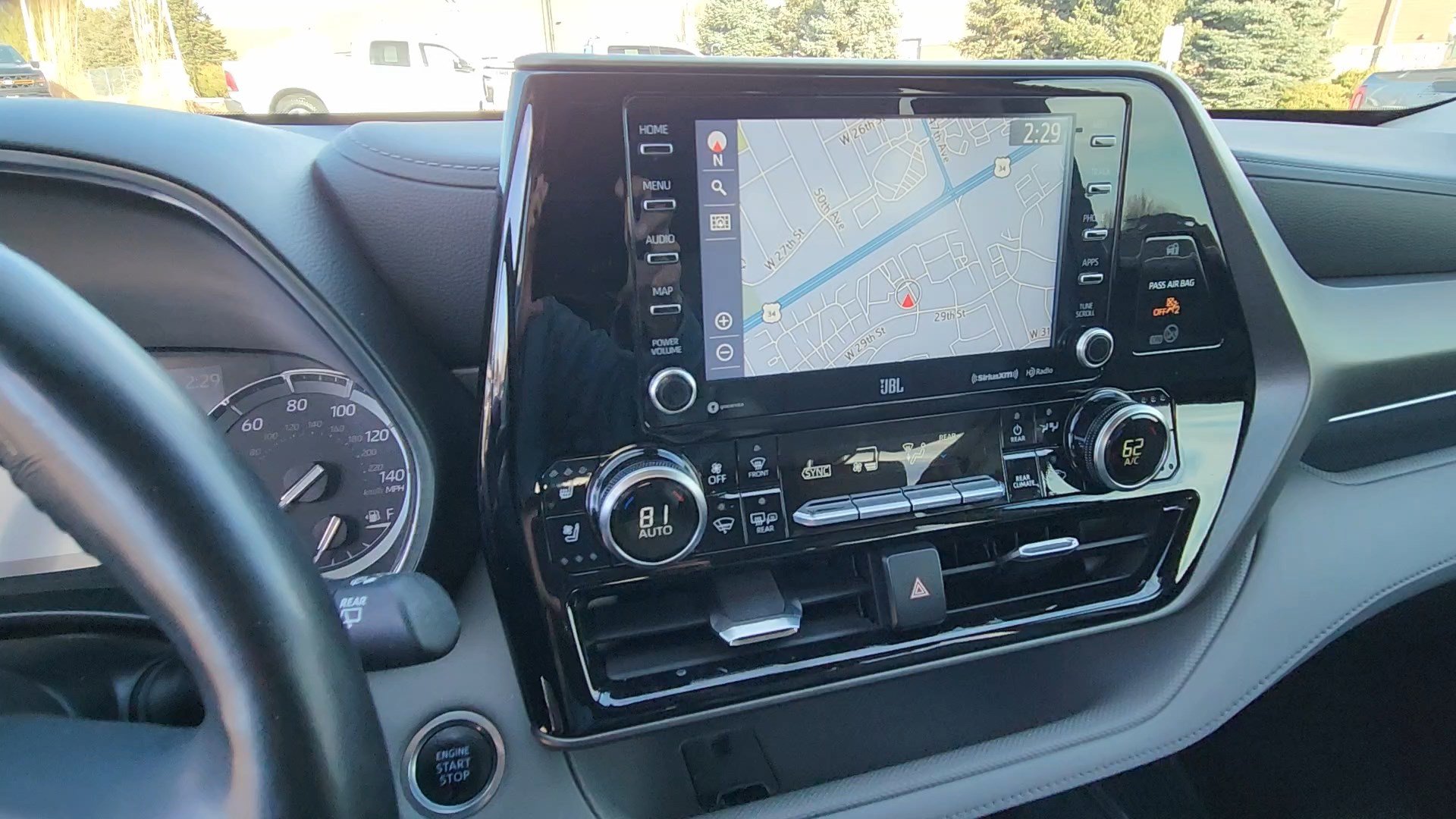 Used 2021 Toyota Highlander Limited image 24