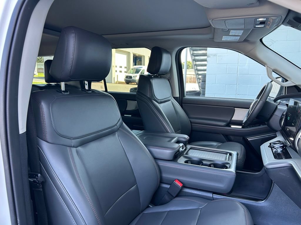 Certified 2025 Ford Expedition Active AWD/4WD image 25