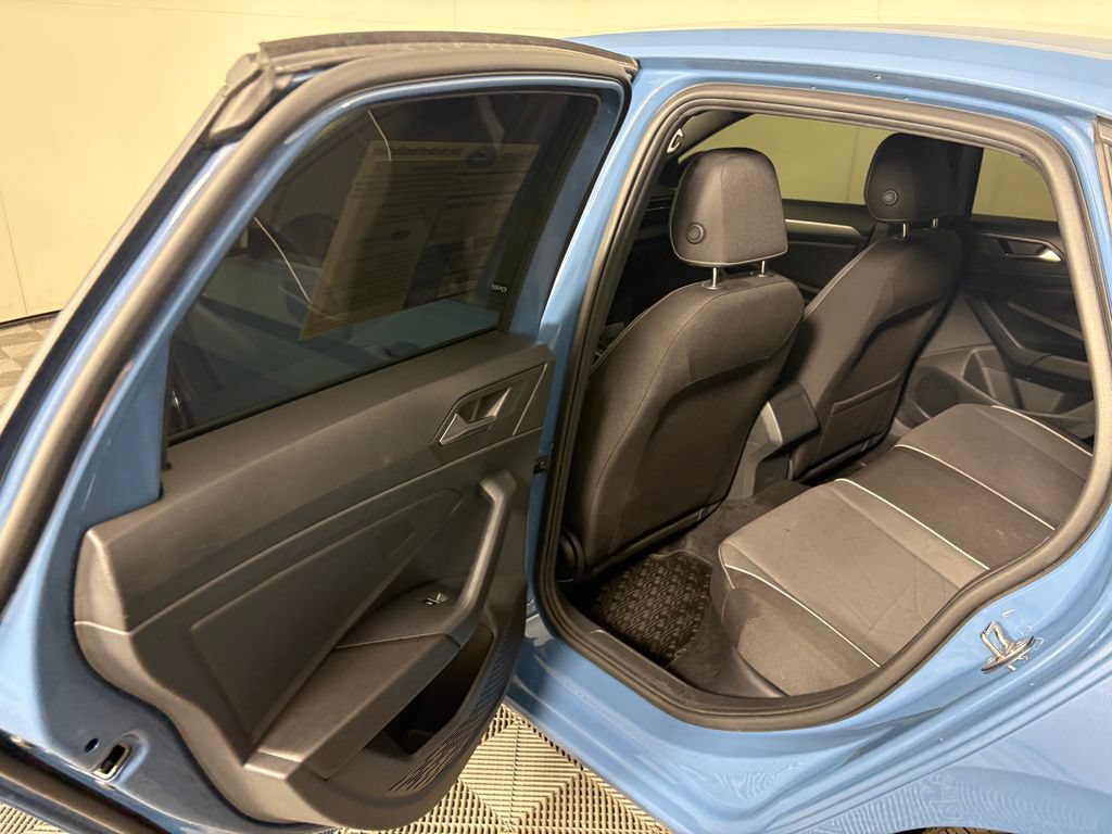 Used 2025 Volkswagen Jetta Sport FWD image 25