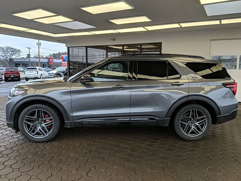 Certified 2025 Ford Explorer ST image 6