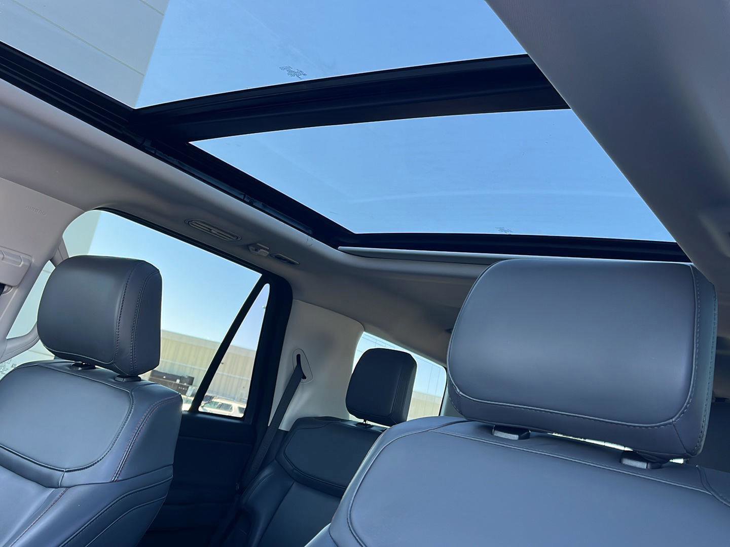 Certified 2025 Ford Expedition Active image 11