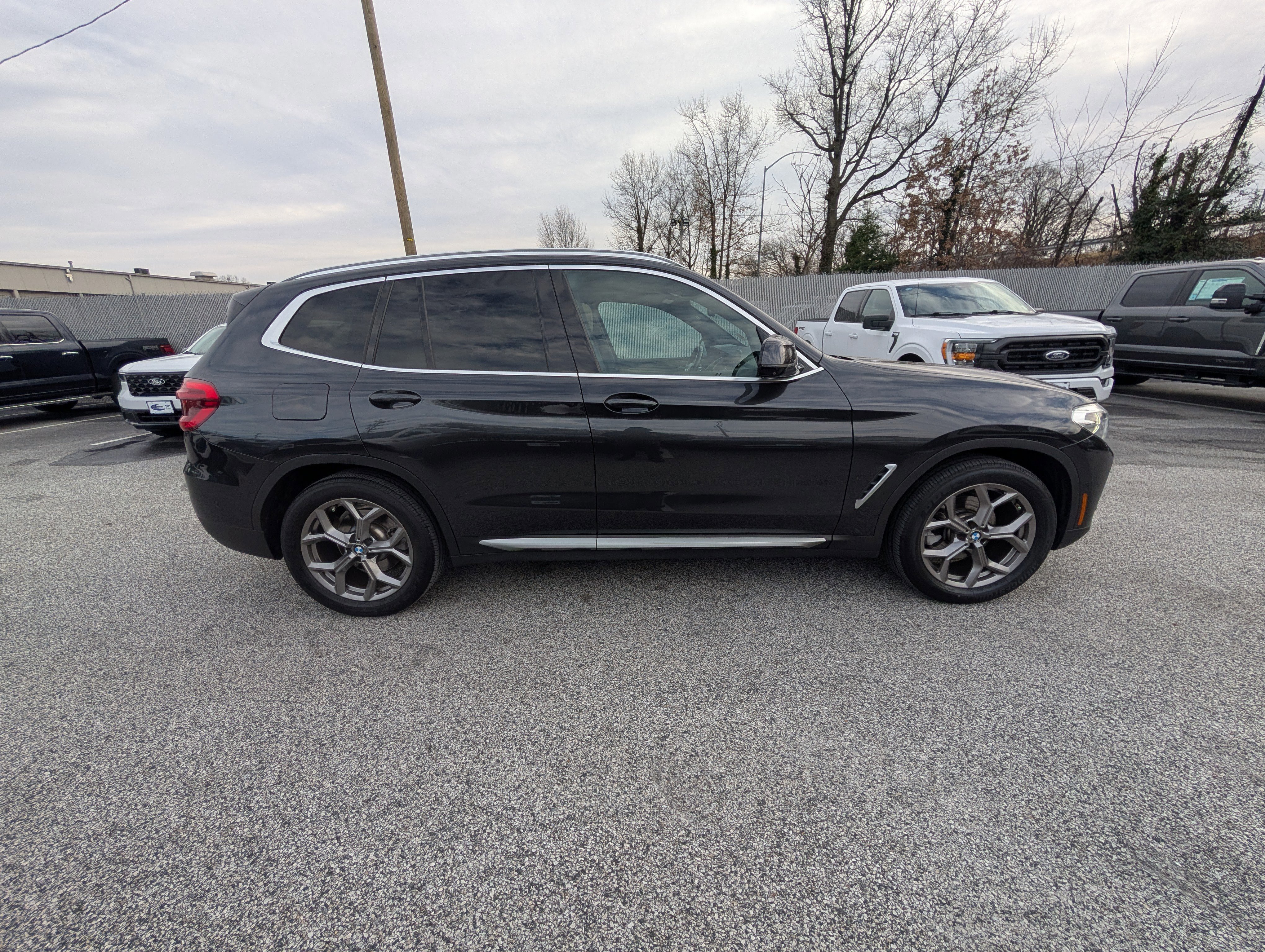 Used 2021 BMW X3 xDrive30i w/ Premium Package image 2