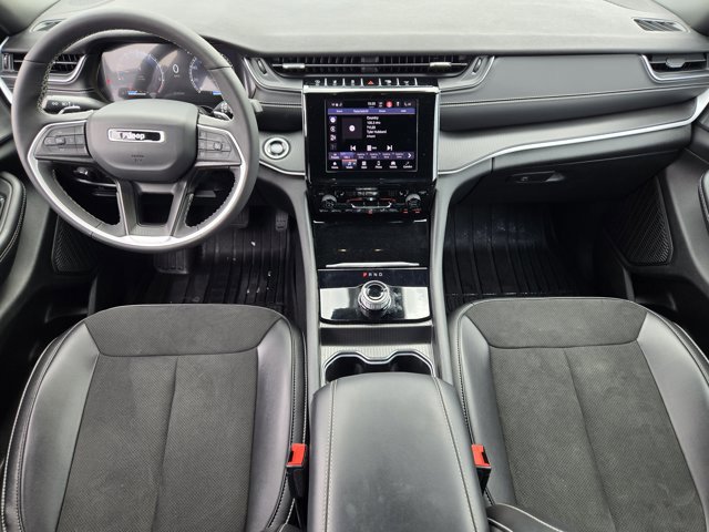 Used 2024 Jeep Grand Cherokee L Altitude image 24