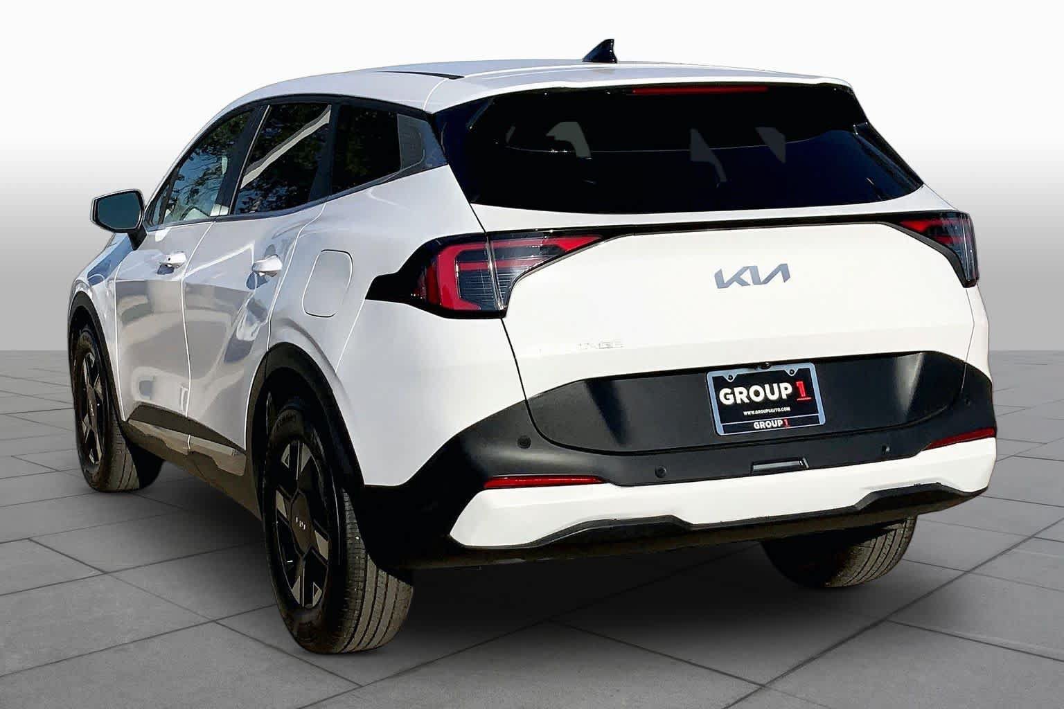 Used 2026 Kia Sportage LX FWD image 12