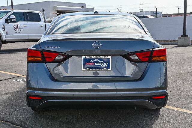 Used 2025 Nissan Altima 2.5 SV FWD image 8