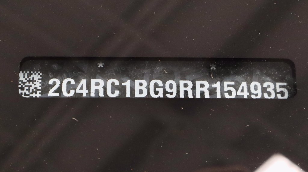Used 2024 Chrysler Pacifica Touring-L FWD image 30