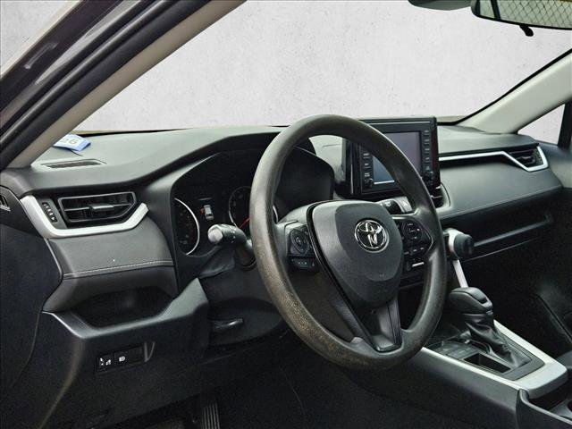 Used 2019 Toyota RAV4 LE image 8