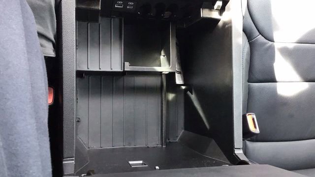 Used 2025 Toyota Sequoia Platinum image 38