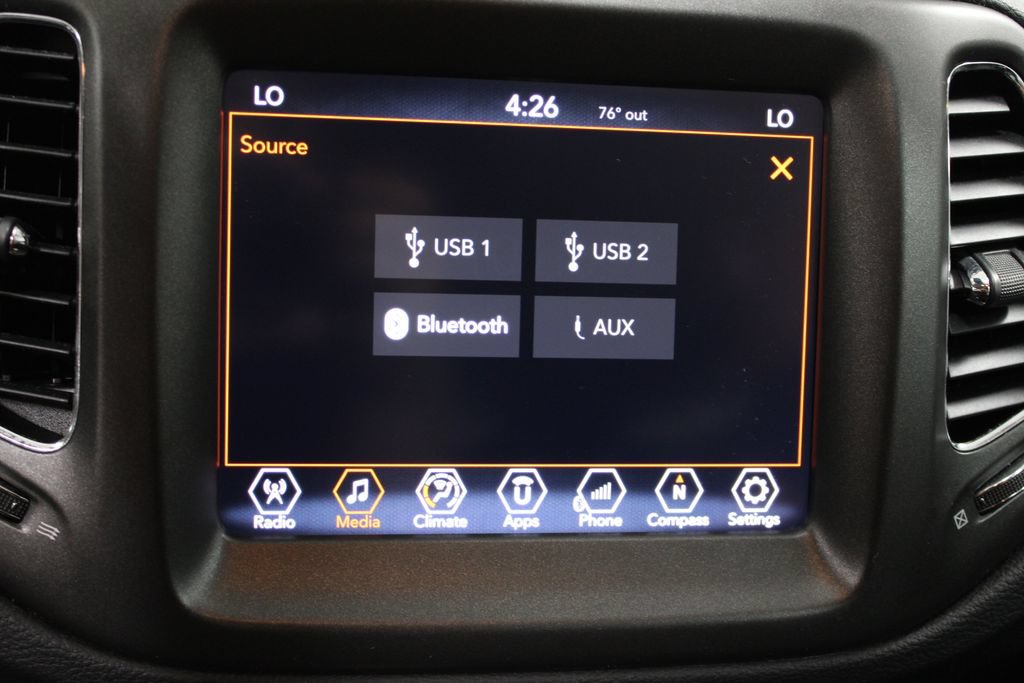 Used 2018 Jeep Compass Trailhawk w/ Leather Interior Group AWD/4WD image 46