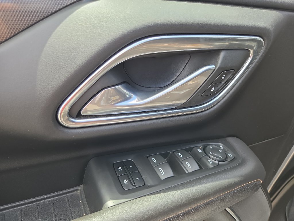 Used 2021 GMC Yukon AT4 w/ AT4 Premium Package AWD/4WD image 11