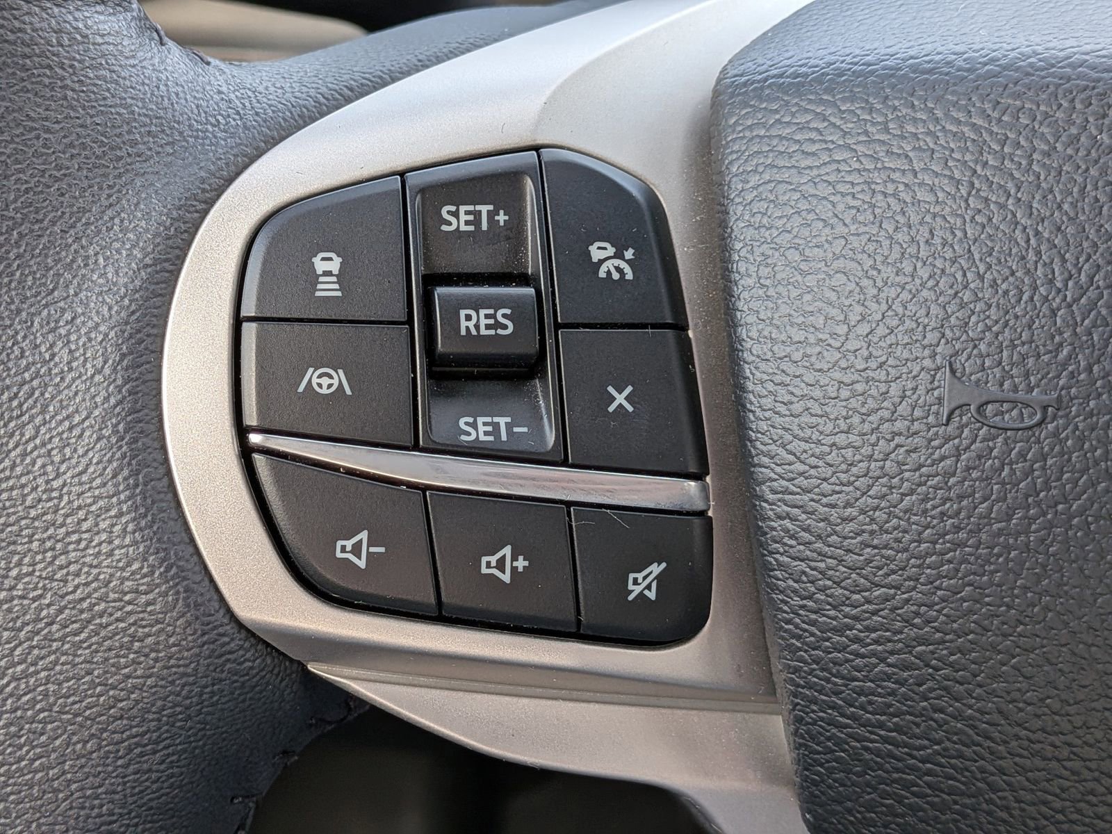 Certified 2023 Ford Explorer Limited w/ Equipment Group 301A image 28