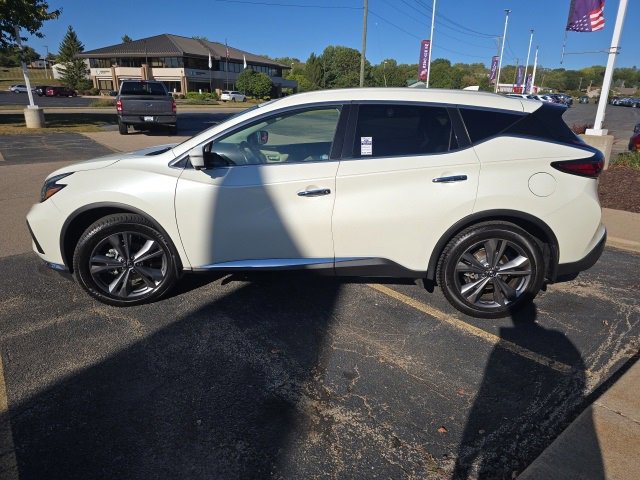 Used 2022 Nissan Murano Platinum w/ Cargo Package image 2