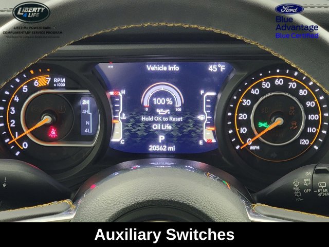 Used 2024 Jeep Wrangler Unlimited Sahara w/ Technology Group AWD/4WD image 29