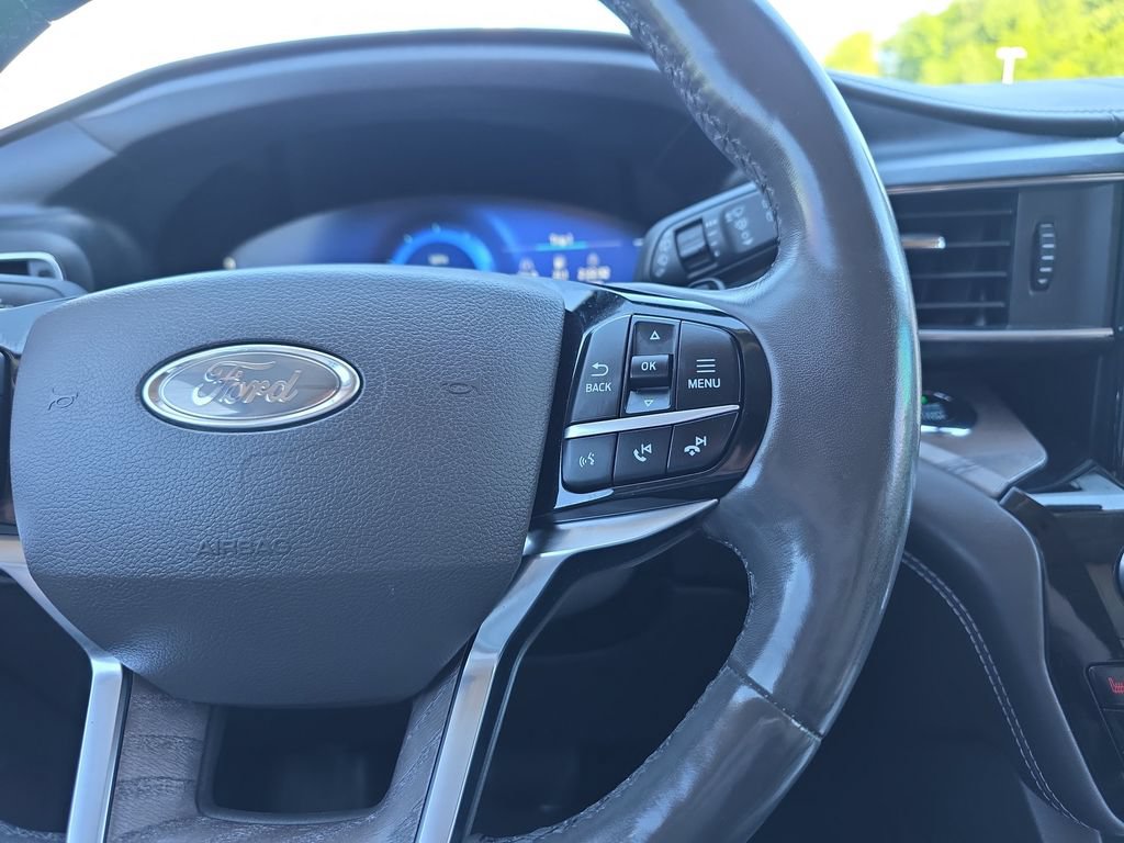 Certified 2021 Ford Explorer Platinum w/ Equipment Group 601A AWD/4WD image 29