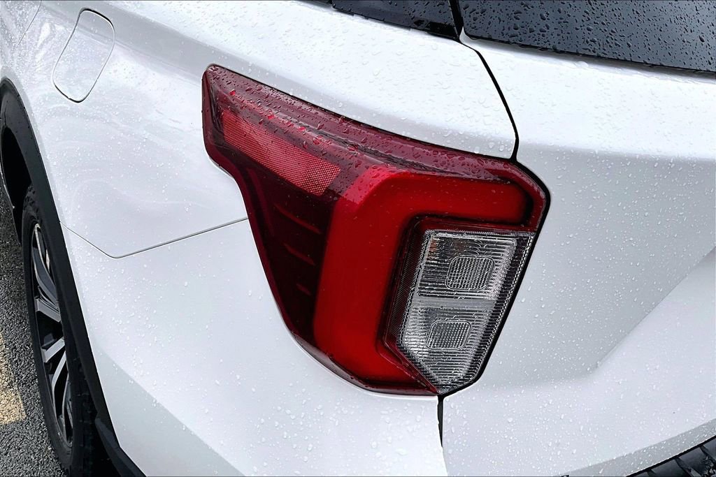 Certified 2022 Ford Explorer ST-Line w/ Class IV Trailer Tow Package image 30