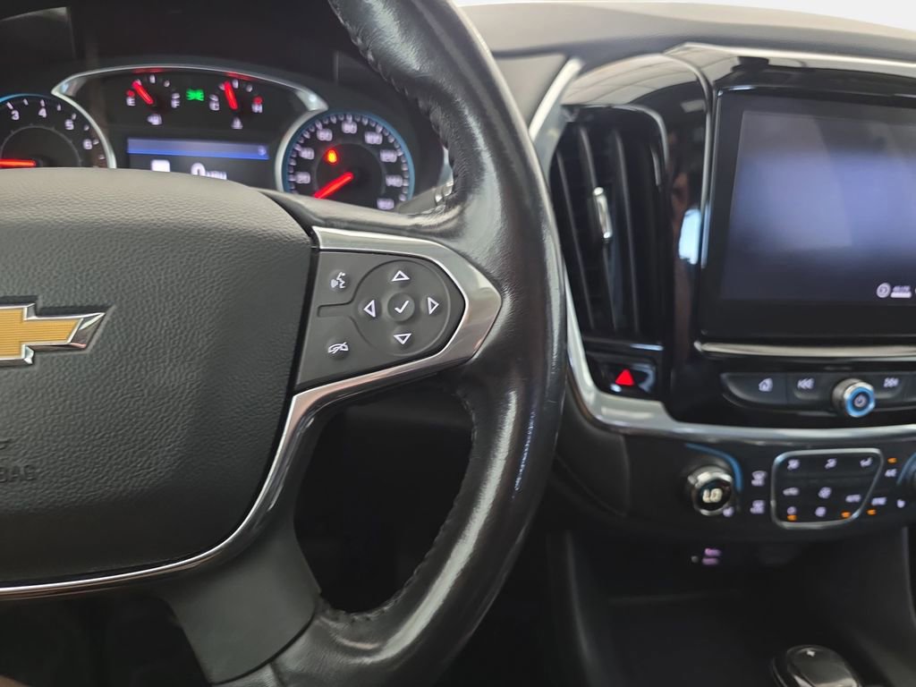 Used 2020 Chevrolet Traverse LT w/ LT Premium Package image 16
