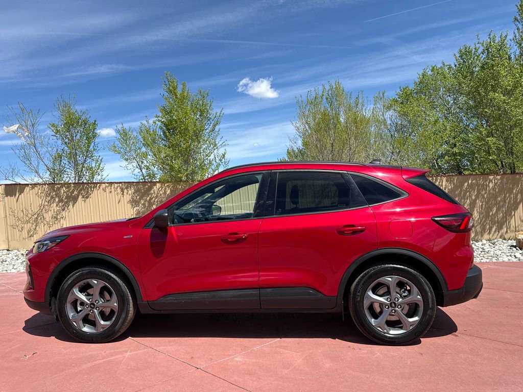 Certified 2025 Ford Escape ST-Line AWD/4WD image 5