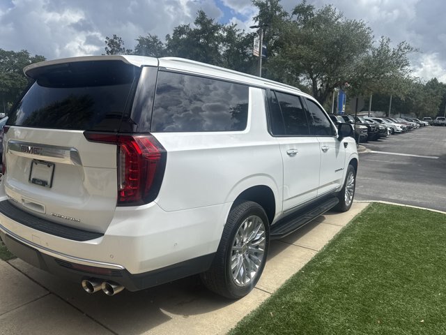 Used 2024 GMC Yukon XL Denali w/ Advanced Technology Package AWD/4WD image 4