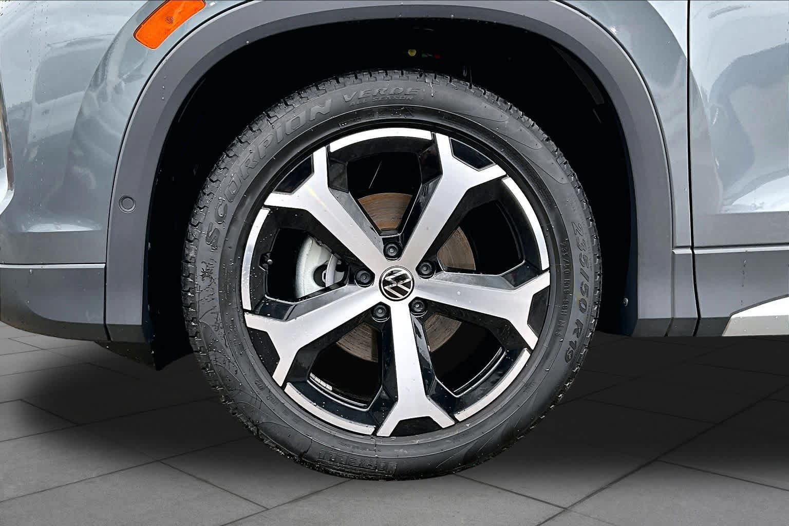 Used 2026 Volkswagen Tiguan SE FWD image 11