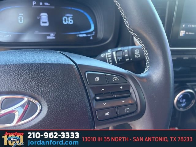 Used 2023 Hyundai Venue SEL w/ Cargo Package image 18