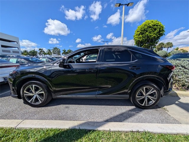 Used 2023 Lexus RX 350 Premium image 2