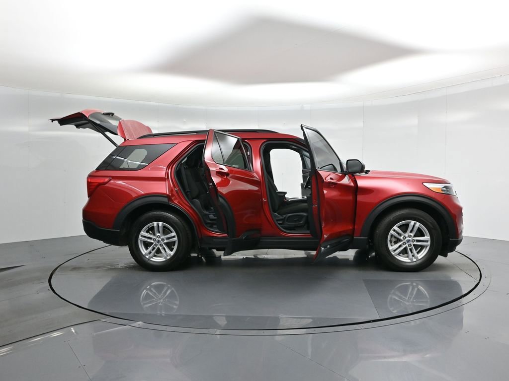 Certified 2024 Ford Explorer XLT image 34