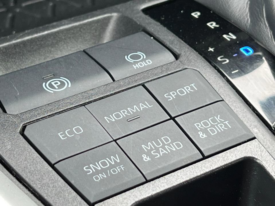 Used 2024 Toyota RAV4 XLE image 30