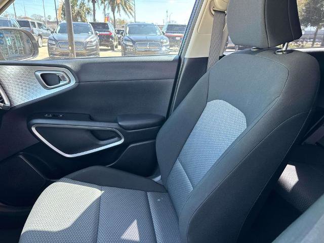 Used 2021 Kia Soul LX FWD image 19