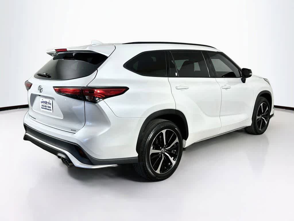Used 2022 Toyota Highlander XSE FWD image 25