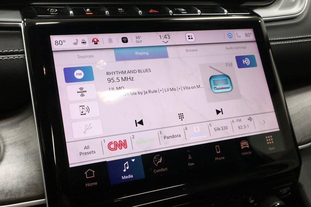 Used 2023 Jeep Grand Cherokee Limited w/ Black Appearance Package image 2