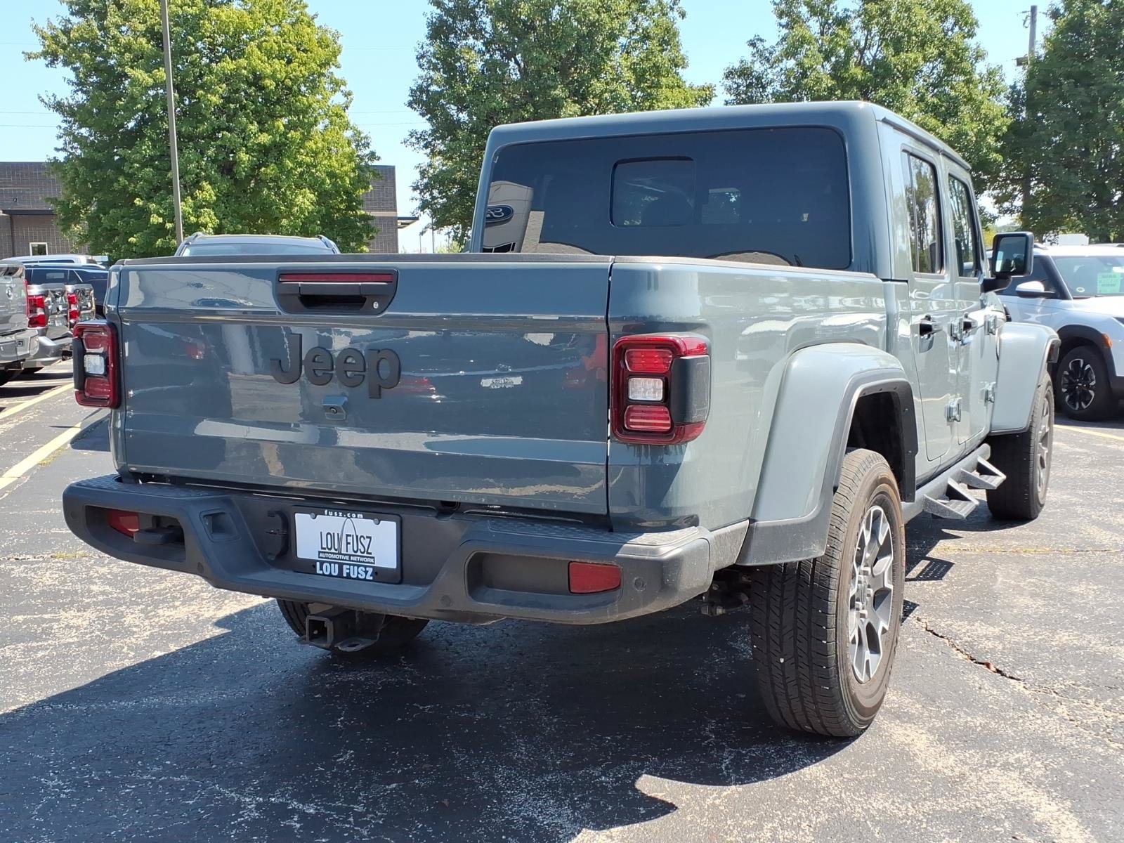 Used 2025 Jeep Gladiator Sport w/ Premium Package AWD/4WD image 3