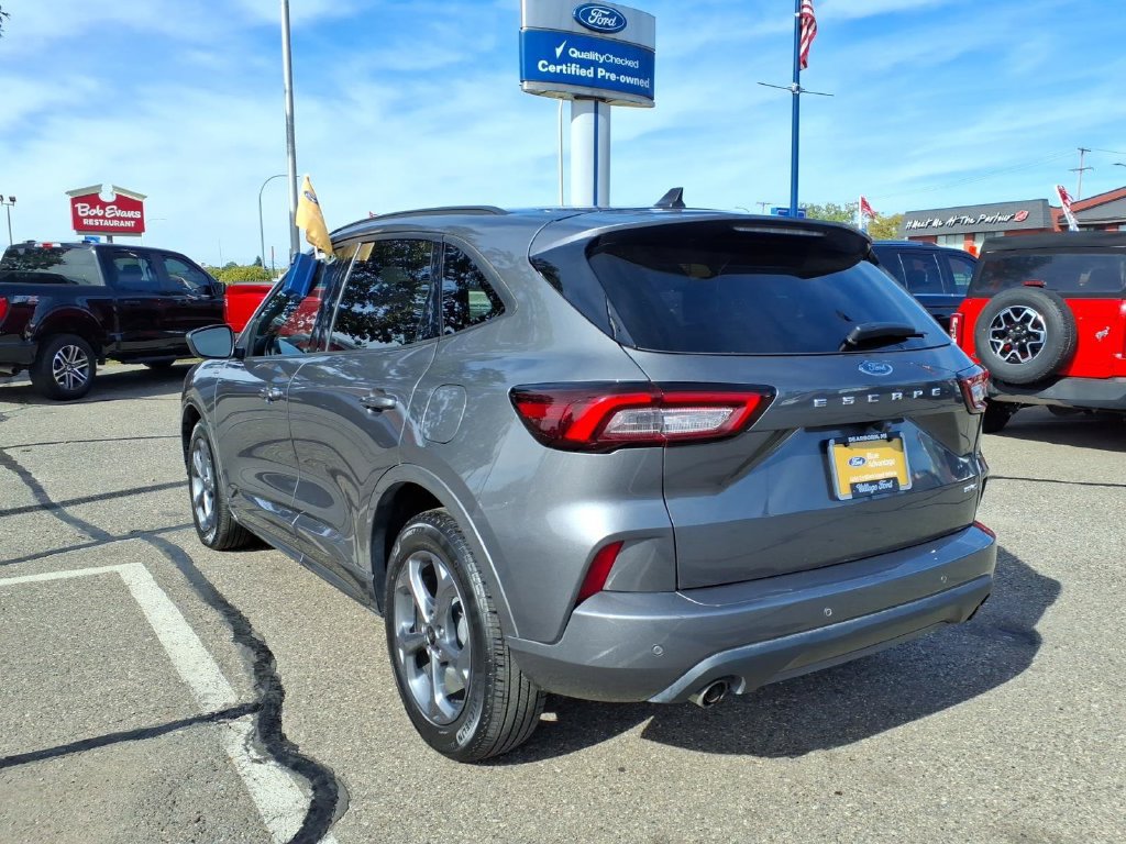 Certified 2023 Ford Escape ST-Line w/ Tech Pack #1 AWD/4WD image 9