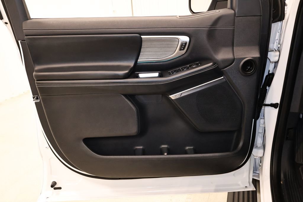 Certified 2025 Ford Expedition Max Platinum image 14