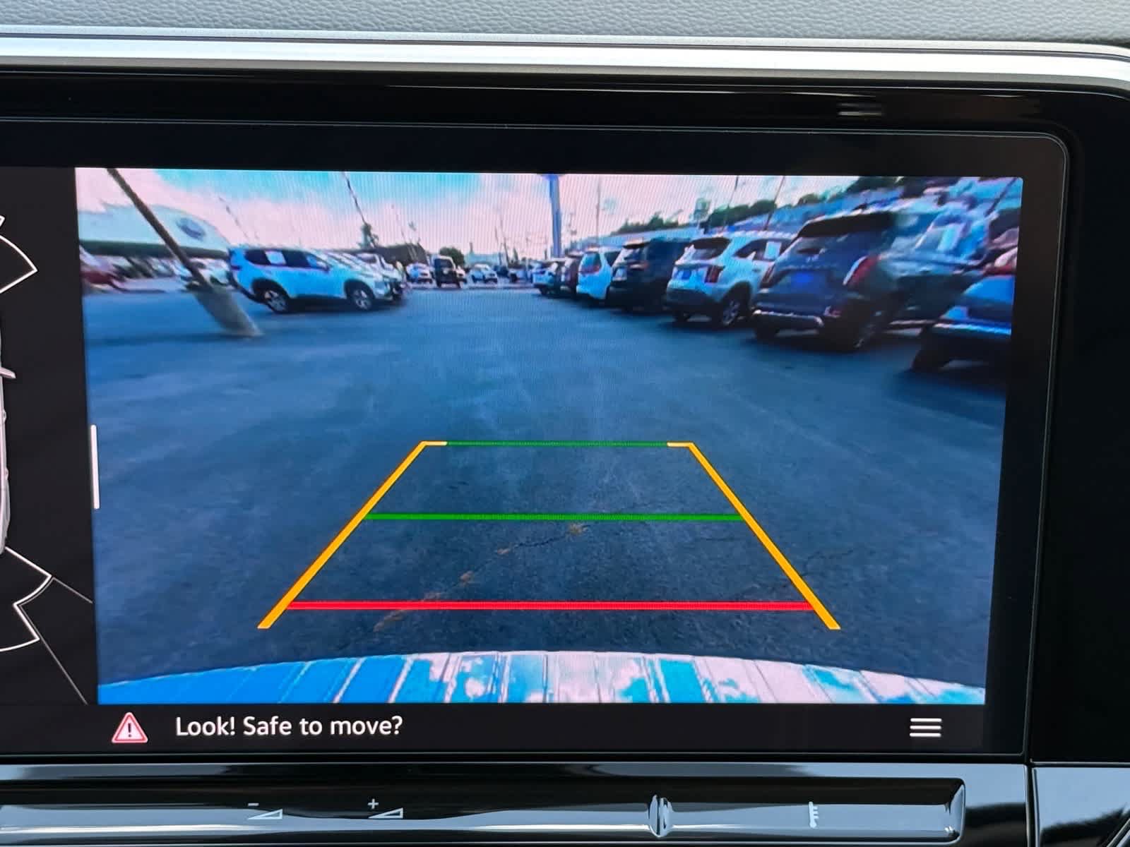 Used 2024 Volkswagen Atlas SE FWD image 19