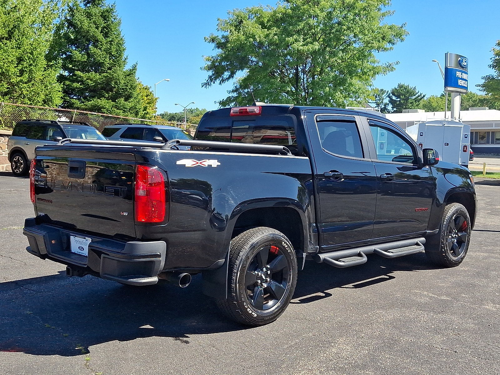 Used 2021 Chevrolet Colorado LT w/ Redline Special Edition AWD/4WD image 6