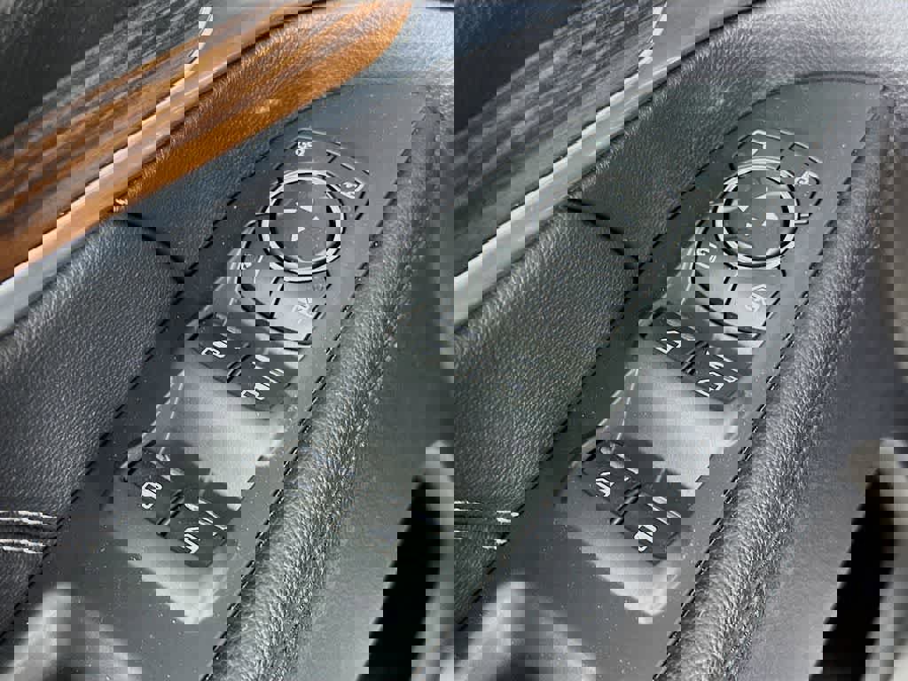 Certified 2019 Ford Explorer Limited w/ Ford Safe & Smart Package image 31