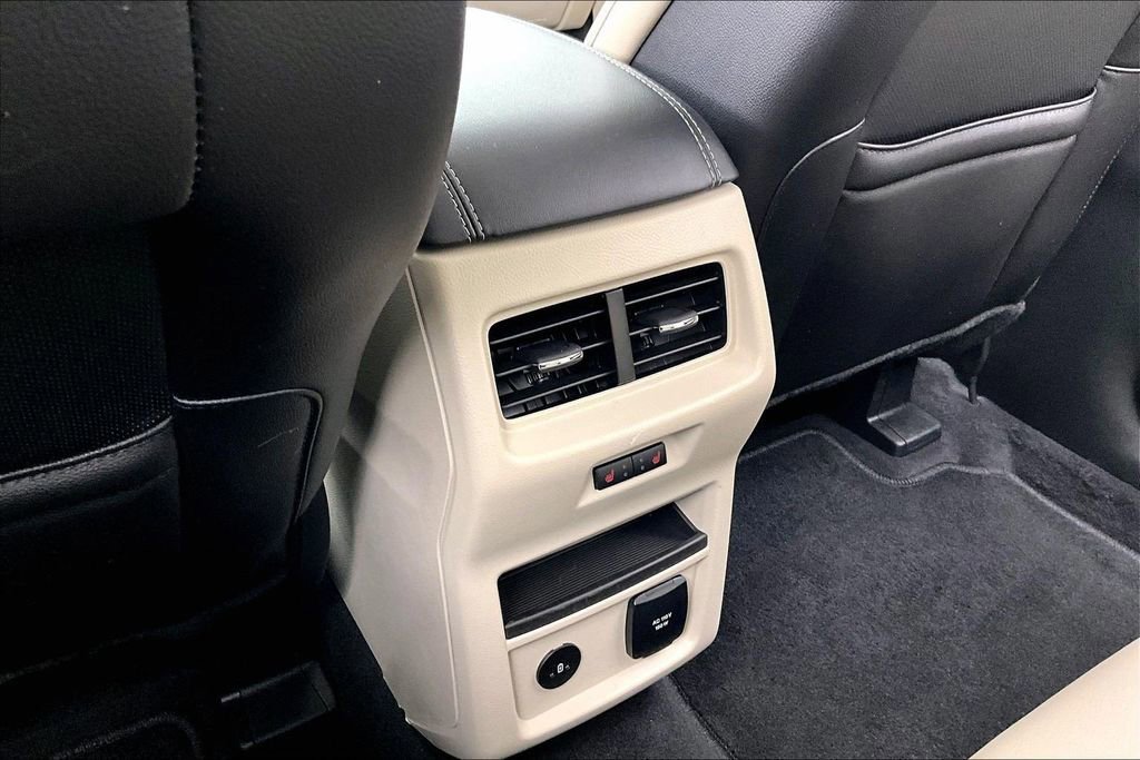 Certified 2024 Ford Edge Titanium w/ Equipment Group 301A image 33