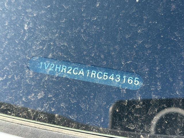 Used 2024 Volkswagen Atlas SE AWD/4WD image 2